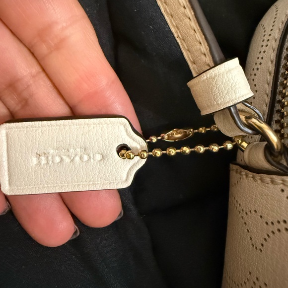 Coach White/Cream Crossbody with Wallet. - Picture 6 of 10